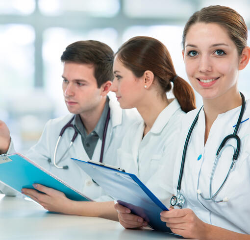 Diagnostik von chronischen Schmerzen mit Einleitung einer multimodalen Therapie