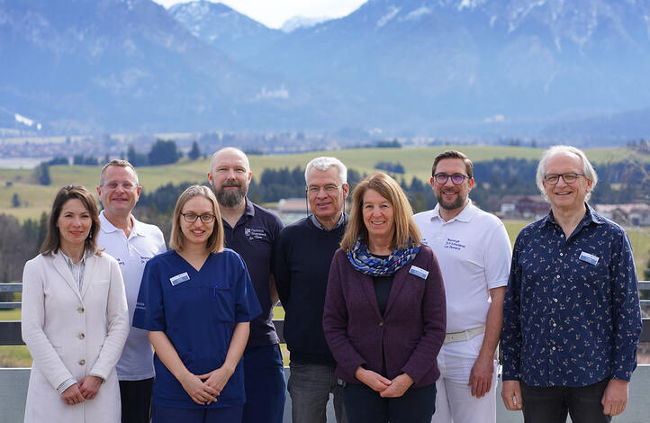 Arbeitsgruppe "Neurorehabilitation" (v.l.): Dr. Natalie Gdynia, Dr. Hans-Jürgen Gdynia, Stefanie Auer, Andreas Gratzer, Dr. Ingo Haase, Katja Wiedhopf, Dr. Peter Schneiderat, Peter Gugel. 
