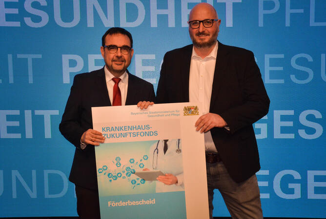 Fördergelder für die Digitalisierung - Klaus Holetschek übergibt Förderbescheide an Klinikgruppe Enzensberg